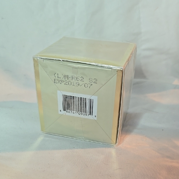 Avon Anew Ultimate Day Cream - Picture 2 of 6